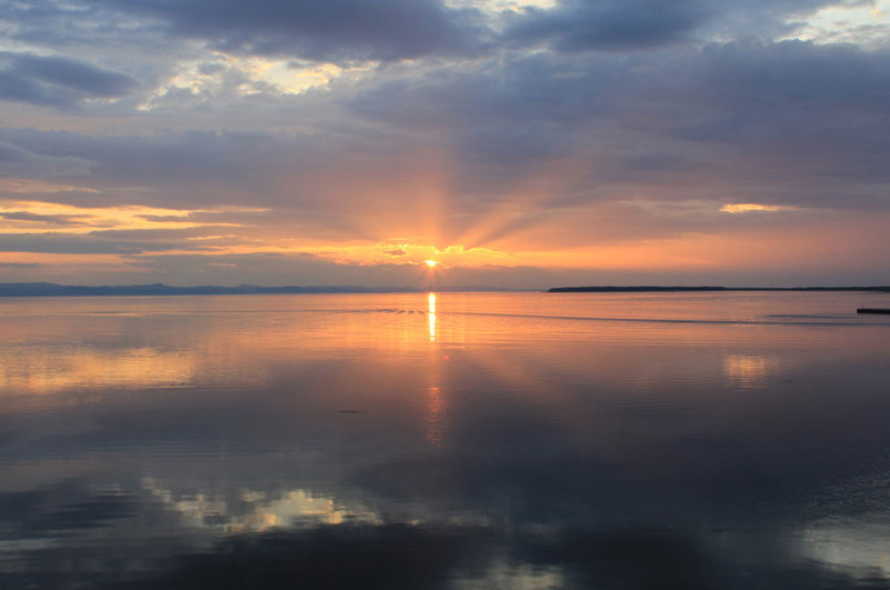 サロマ湖の夕日 サロマ湖鶴雅リゾート 公式